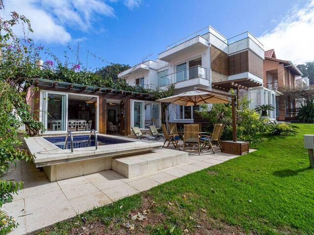 #60 - Casa em condomínio para Venda em Balneário Camboriú - SC - 1
